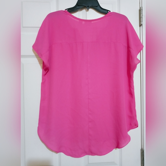 Women's blouse *See last pic for flaw - Picture 2 of 4